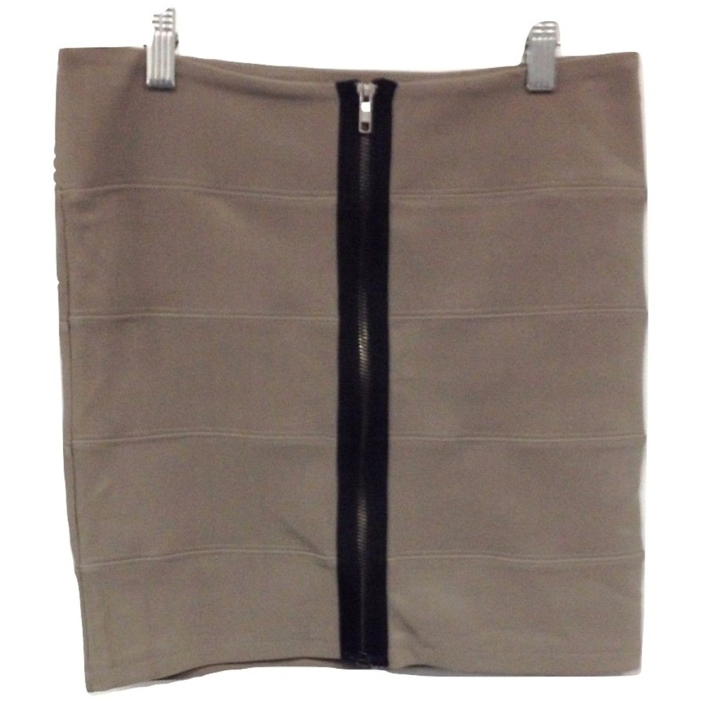 New Millau LF Stores Stretch Skirt Size Small